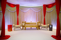 دانلود عکس استوک دکور قرمز و طلایی برای جشن عروسی