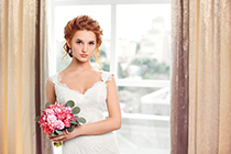 دانلود عکس پرتره عروس زیبا با دسته گل