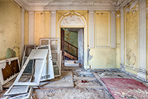 دانلود عکس زیبای نمای داخلی خانه مخروبه