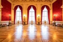 عکس نمای داخلی قصر لاکچری و زیبا با کیفیت بالا