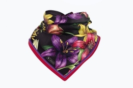 خرید موکاپ روسری لایه باز Triangular scarf