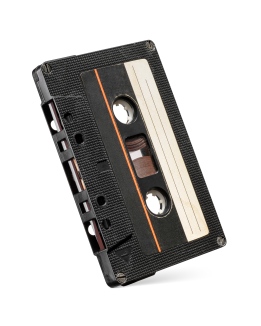 تصویر نوار کاست قدیمی در بک گراند سفید