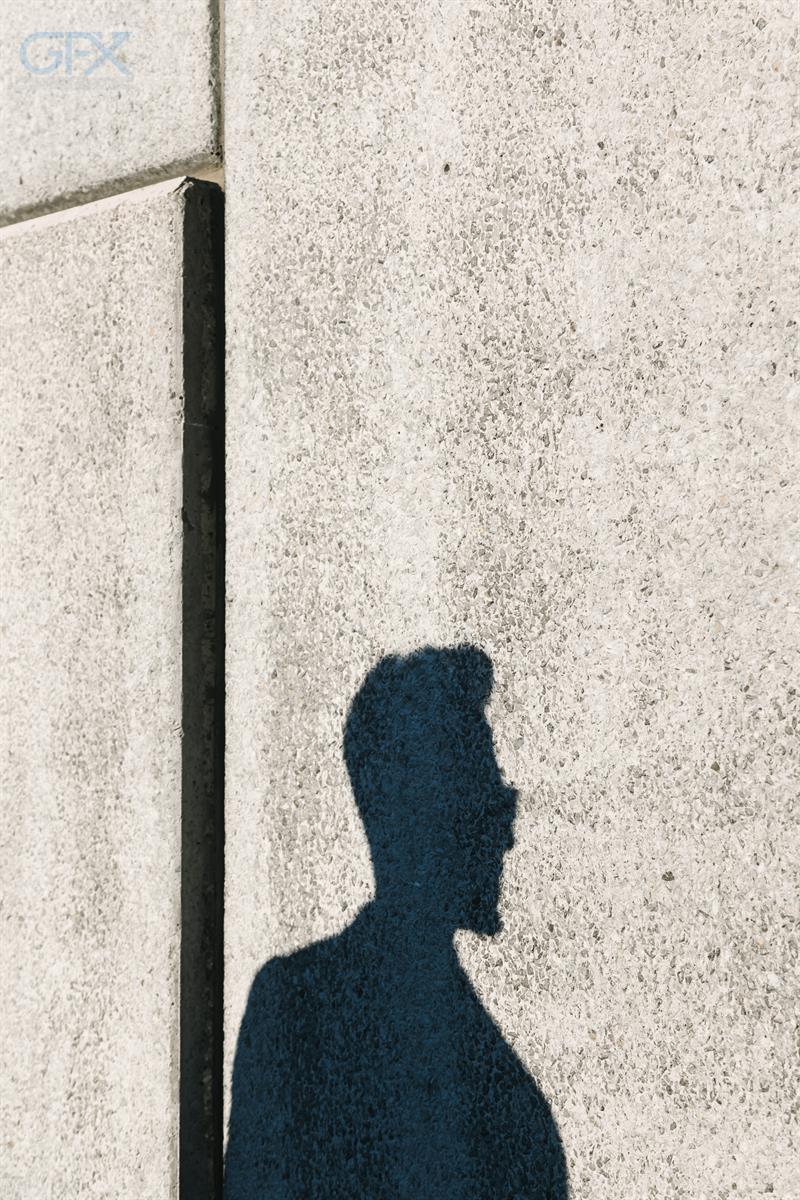 سایه مرد جوان Shadow Of A Young Man