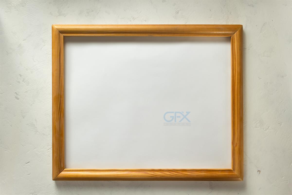 قاب عکس چوبی خالی Empty Wooden Frame روی دیوار
