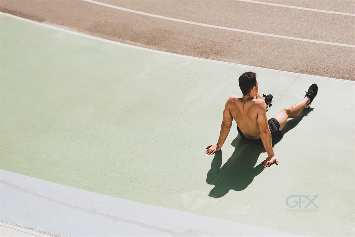 عکس استراحت ورزشکار Athlete Resting Track Workout