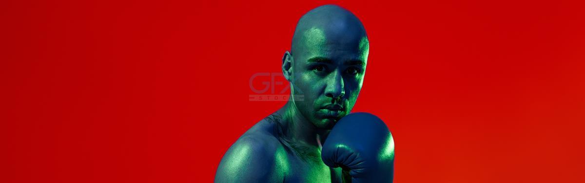 پرتریت بوکسور در نور دراماتیک - Sporty Boxer Portrait