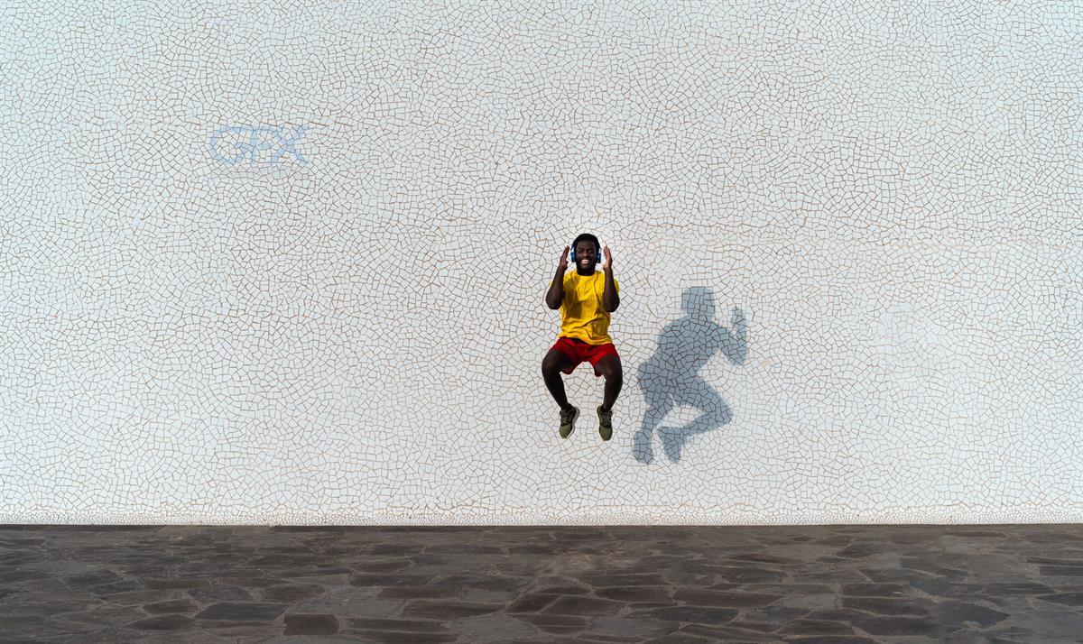 دانلود عکس African Fit Man ورزشکار فضای باز - خرید photo از gfxstock